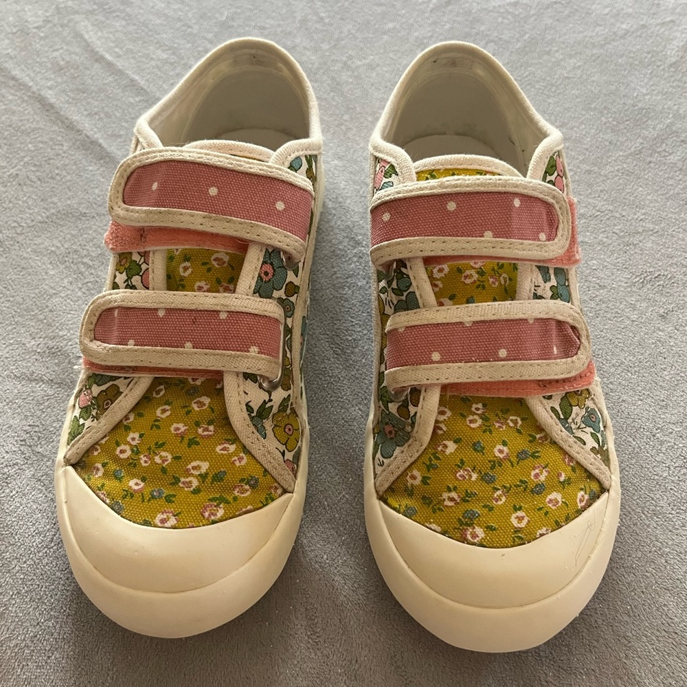 Mini Boden size 35 US size 3 floral canvas sneakers